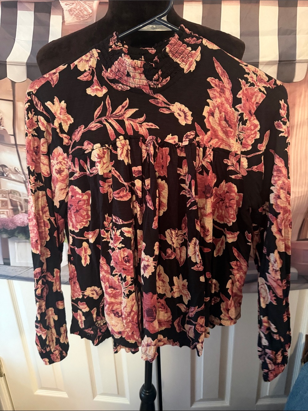 Lucky Brand Black Floral Mock Neck Long-Sleeve Blouse